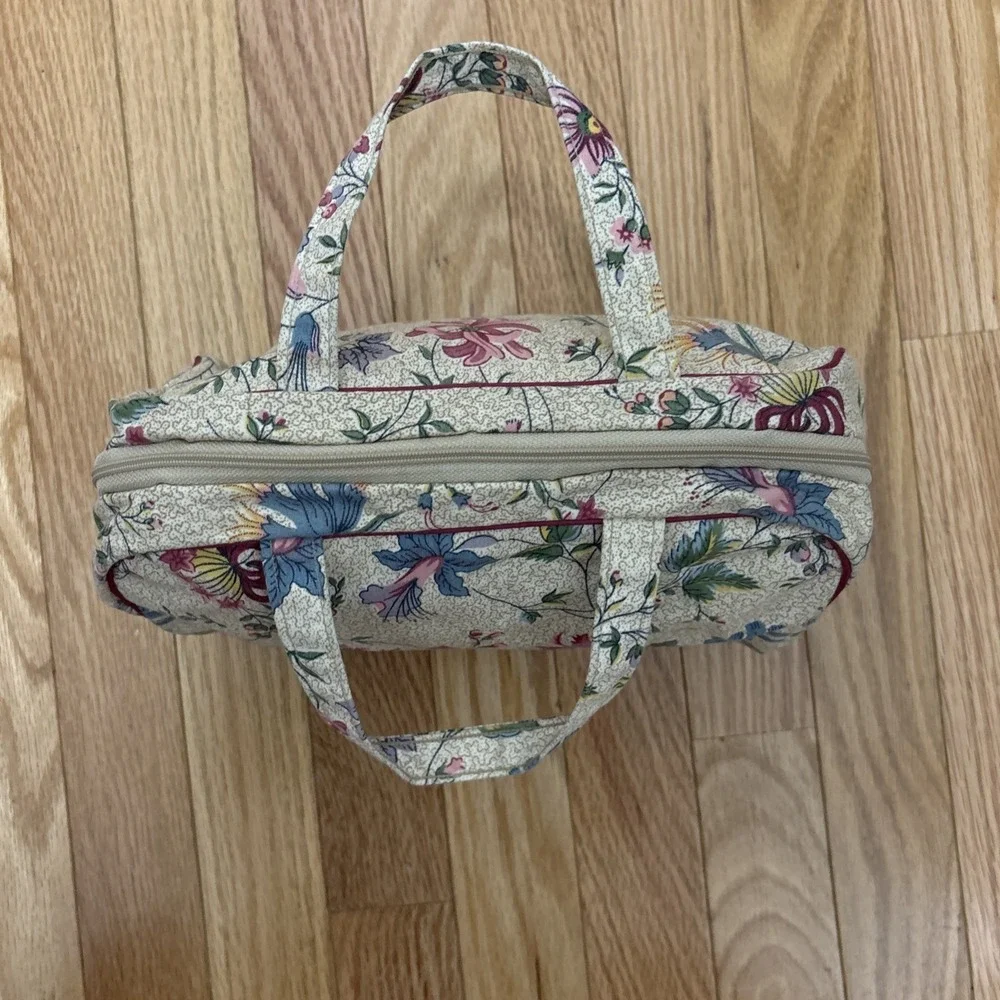 Vintage Cottagecore Floral Travel Cosmetics Bag‎ Clean Pink Interior Top Zip